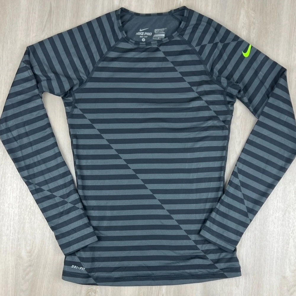 Nike Pro Combat Womens Small Hyperwarm Fitted Long Sleeve Athletic Shirt Top